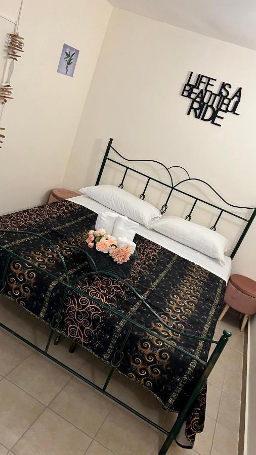 Faro'S Room บารี ภายนอก รูปภาพ